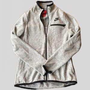 ✨ *BOGO* Nike Women’s Zip Up Jacket *BOGO* ✨